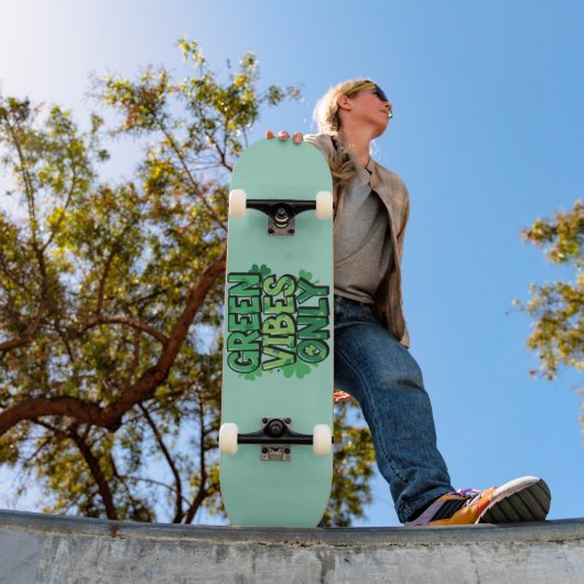 Skateboard Vibes vertes seulement Saint Patrick's Day (Extérieur 1)