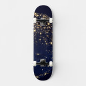 Skateboard Ville Des États-Unis La Nuit. (Recto)