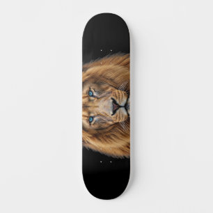 Skateboard Visage de lion majestueux aux yeux bleus Faune A
