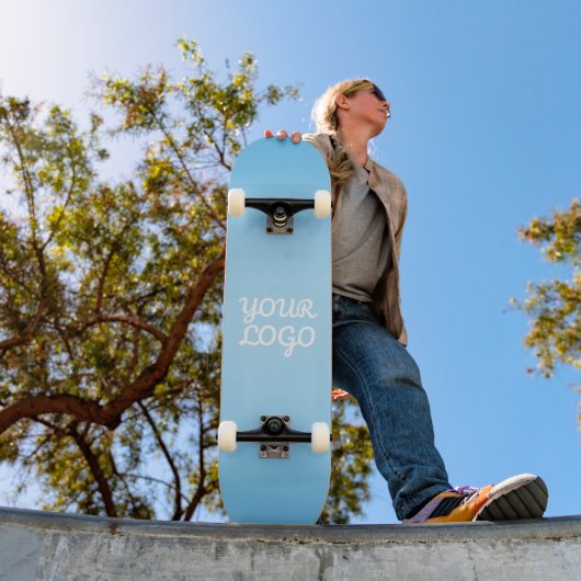 Skateboard Votre logo & ombre simple moderne | Bleu clair (Extérieur 1)