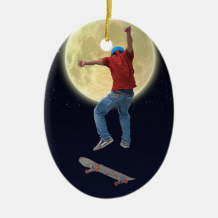 Skateboarder krijgt wat luchtactie Street Kulcha A Keramisch Ornament