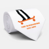 Skateboarder op zijn skateboardaangepast stropdas (Opgerold)