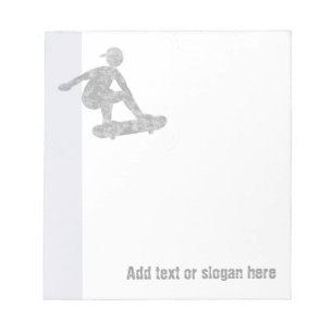 Skater op Skateboard Logo en Slogan Notitieblok