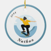 Skater Skateboarding Boy Custom Kind Naam & Jaar Keramisch Ornament (Achterkant)