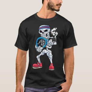 Skelet als tennisspeler met hoofd t-shirt