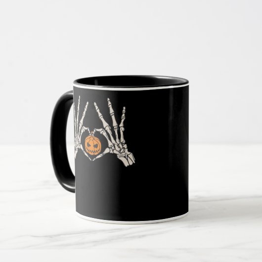 Skelet Hand Hart en Pompoen Grappige Schedel Halve Mok (Voorkant links)