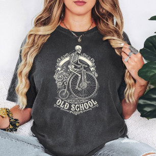 Skelet rijdt op old school-fiets vintage t-shirt