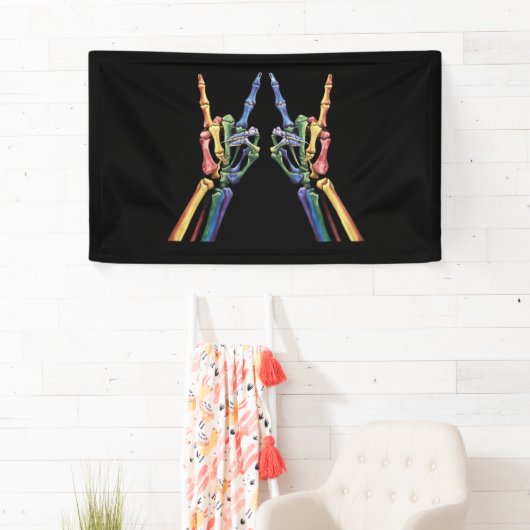 Skelet Rock Hand LGBTQ Cool Rainbow Flag Gay Spandoek (Insitu)