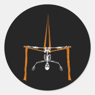 Skeleton Aerialist - Halloween Luchtzijde Circus Ronde Sticker