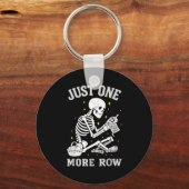 Skeleton Crochet Crafter Tee Just One More Row  Sleutelhanger (Voorkant)