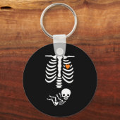 Skeleton Halloween Maternity Funny Pregnancy 2025 Sleutelhanger (Voorkant)