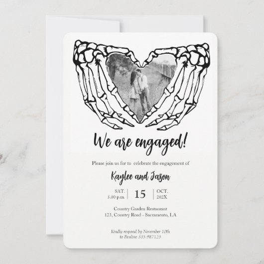 Skeleton Hands Engagement Party Fotouitnodiging Kaart (Voorkant)