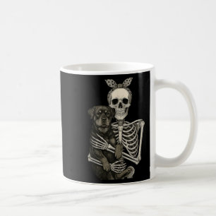 Skeleton Holding Rottweiler Dog Funny Lazy Hallowe Koffiemok