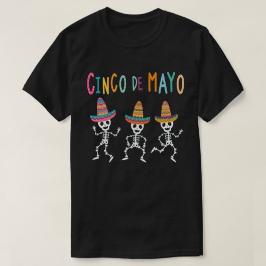 Skeleton met Pet Funny Cinco de Mayo T-shirt (Design voorkant)