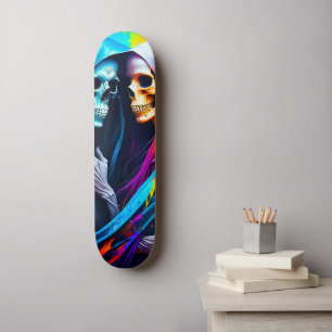 Skeletten gewikkeld in een regenboog skateboard
