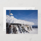 Ski dans une station de ski, carte postale de la L (Devant / Derrière)