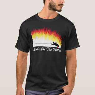 Ski d'eau de slalom "fumée T-shirt sur eau"