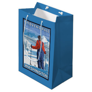 Skier Admiring - Stevens Pass, Washington Medium Cadeauzakje