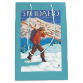 Skier Carrying Snow Skis - Idaho Medium Cadeauzakje (Voorkant)