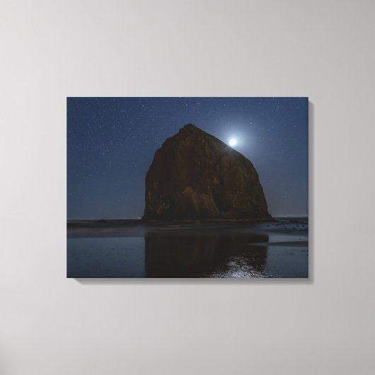 Skies Above Haystack Rock | Kannon Beach, Oregon Canvas Afdruk (Voorkant)