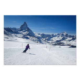 Skiing met Mt. Matterhorn in Zermatt, Zwitserland Foto Afdruk