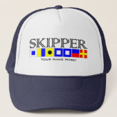 Skipper Title in Nautical Signal Flags Jouw naam Trucker Pet (Voorkant)