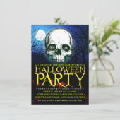 Skull in het maanlicht Halloween Party Kaart (Staand voorkant)