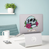 Skull Red Roses Modern Gotisch Sticker (Laptop op bureau)