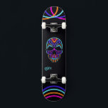 Skull Skateboard psychédélique<br><div class="desc">Faites de ce Skull Skateboard psychédélique votre propre en ajoutant votre texte. Pour accéder aux outils de montage avancés, allez à "Personnaliser ce modèle" et cliquez sur "Détails", faites défiler et appuyez sur le lien "cliquer pour customiser plus loin". Idéal pour toutes les occasions comme l'anniversaire ou la Graduation, pour...</div>