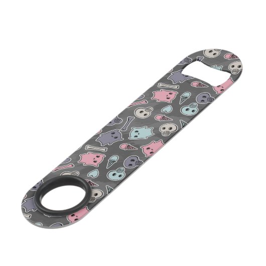 Skulls en harten op zwarte achtergrond speed flessenopener (Voorkant Gekanteld)