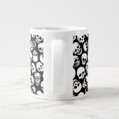 Skulls in Black Background Pattern Grote Koffiekop (Achterkant)