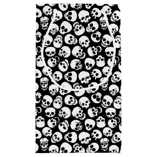 Skulls in Black Background Pattern Klein Cadeauzakje (Achterkant)