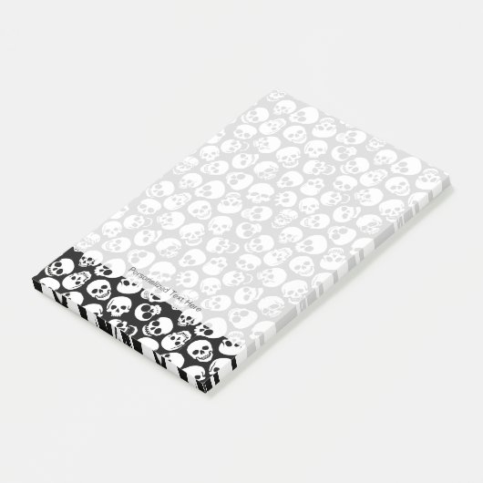 Skulls in Black Background Pattern Post-it® Notes (Schuin)