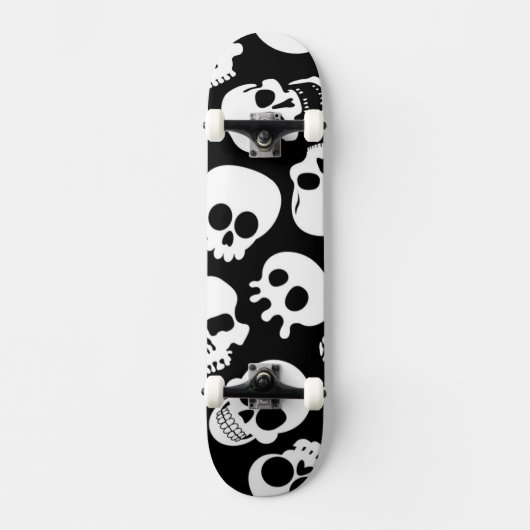 Skulls in Black Background Pattern Skateboard (Voorkant)