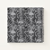 Skulls & Scrolls Grijs Scary Witch's Handboek Notitieboek (Achterkant)