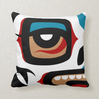 SKULLUXE Haida Skull Pillow Kussen