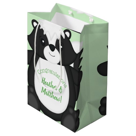 Skunk Baby shower Green Medium Cadeauzakje (Achterkant Gekanteld)