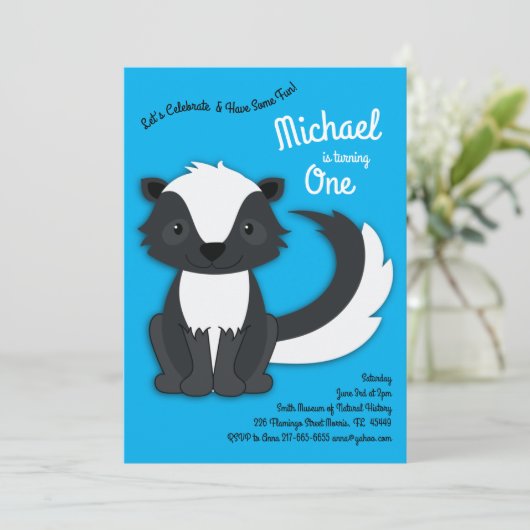 Skunk Schattigee Kinder 1e verjaardagsfeest Blue B Kaart (Staand voorkant)