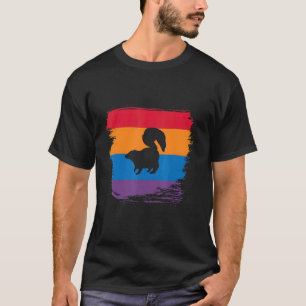 Skunk Shadow Silhouette met kleurrijke vlag T-shirt