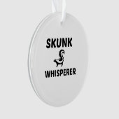 SKUNK WHISPERER ORNAMENT (voorkant)