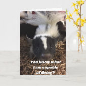 ** SKUNK ZEG DAT JE BETER EEN GELUKKIGE VERJAARDAG KAART (Gele Bloem)