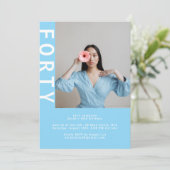 Sky Blue 40th Birthday Invitation (Debout devant)