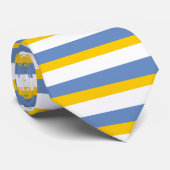 Sky Blue Gold en White, horizontaal gestreept Stro Stropdas (Opgerold)