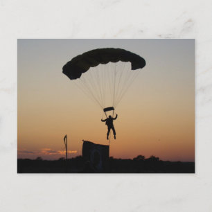 Skydiver Parachute bij Sunset Sky Diver Briefkaart