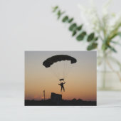 Skydiver Parachute bij Sunset Sky Diver Briefkaart (Staand voorkant)