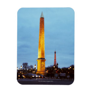 Skyline at dusk of 'Place de la Concorde' with Magneet