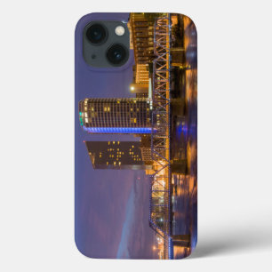 Skyline in Dusk, op de Grote rivier iPhone 13 Hoesje
