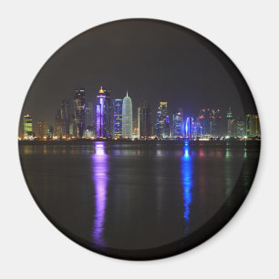 Skyline of Doha, Qatar at night round magnet Magneet