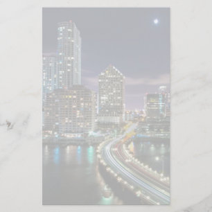 Skyline of Miami city with bridge at night Briefpapier