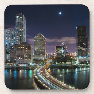 Skyline of Miami city with bridge at night Drankjes Onderzetter